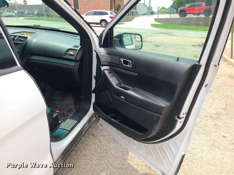 image for item MG9599 2017 Ford Explorer Police Interceptor  SUV