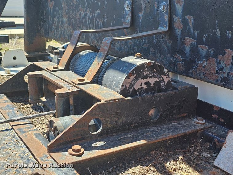 image for item MI9474 1998 International 4700  rollback truck