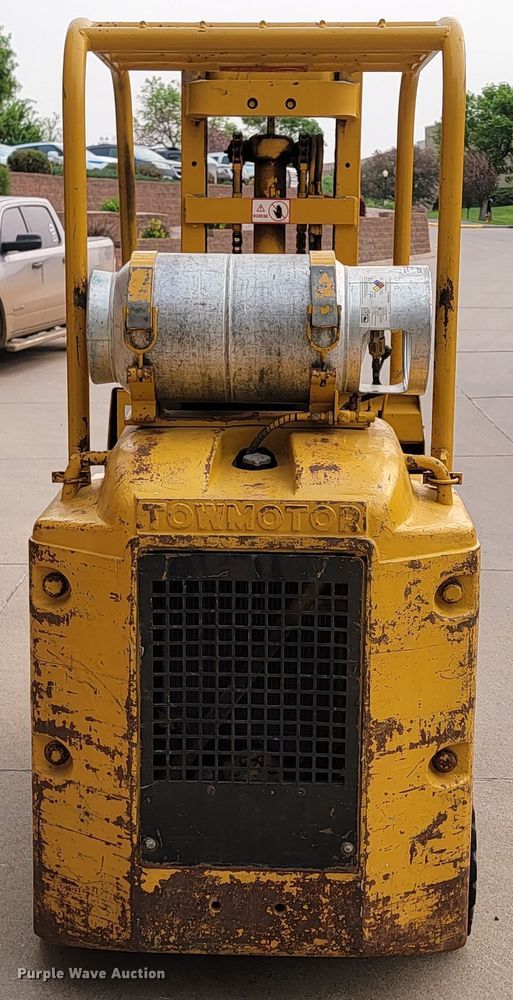 image for item ML9389 Towmotor 502SLP5024  forklift