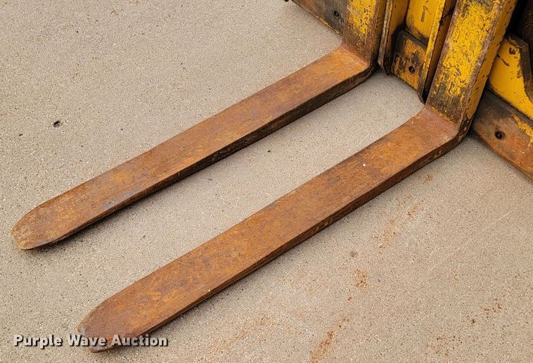 image for item ML9389 Towmotor 502SLP5024  forklift