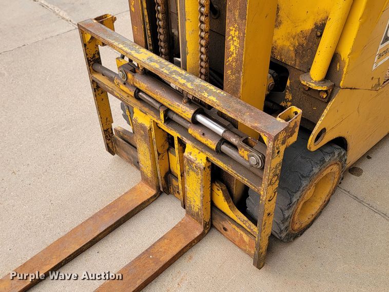 image for item ML9389 Towmotor 502SLP5024  forklift