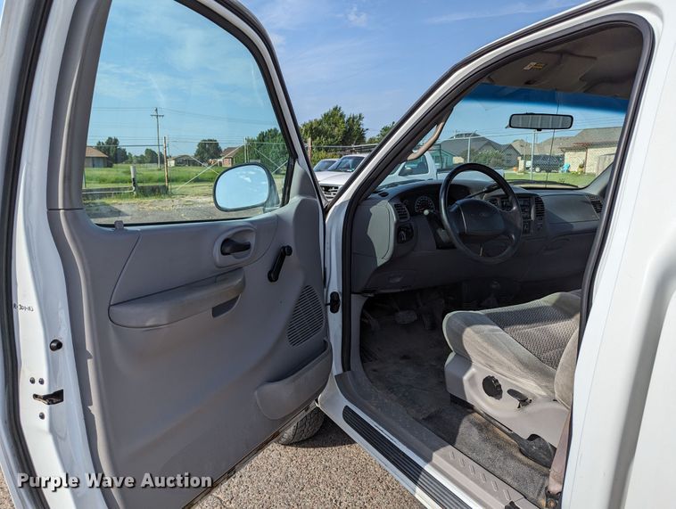 image for item MY9835 2001 Ford F150  pickup truck