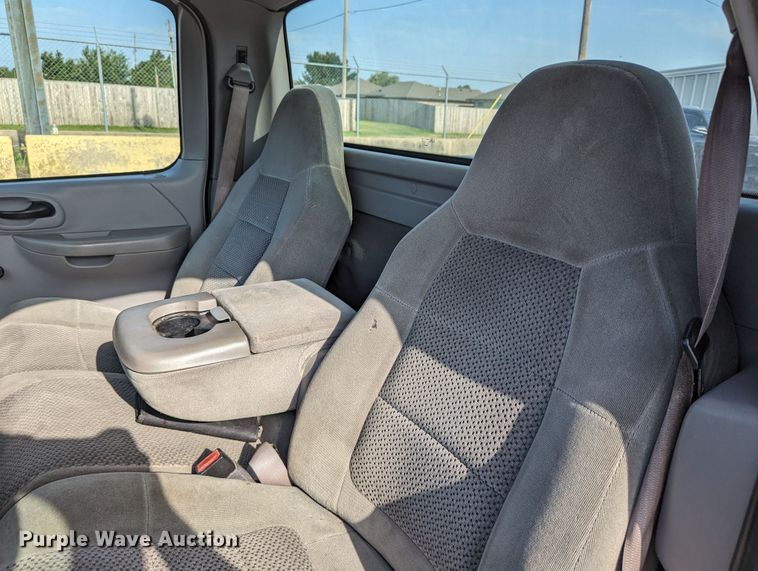 image for item MY9835 2001 Ford F150  pickup truck