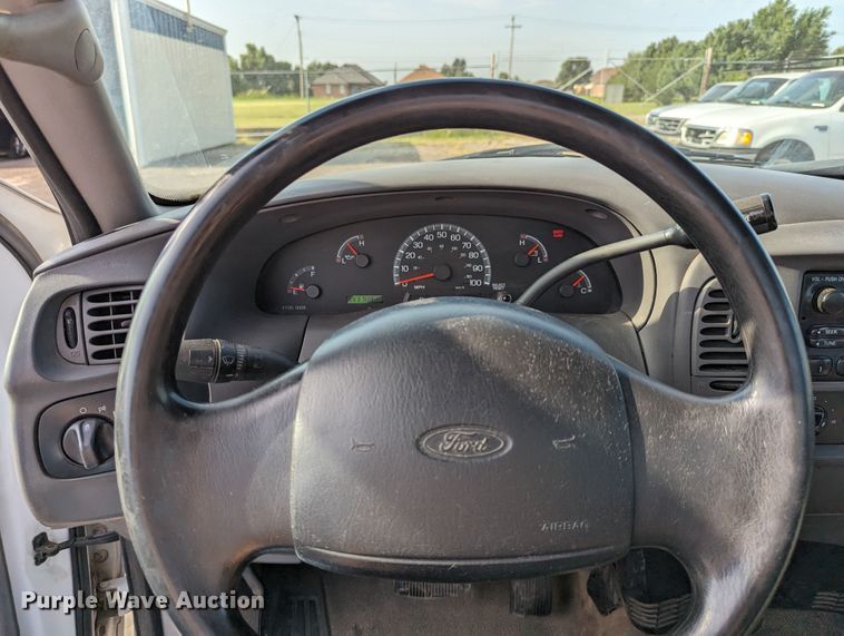 image for item MY9835 2001 Ford F150  pickup truck