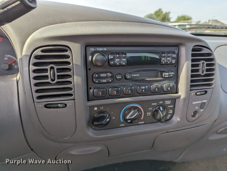 image for item MY9835 2001 Ford F150  pickup truck