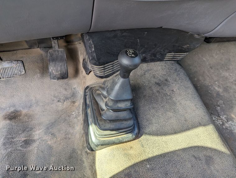 image for item MY9835 2001 Ford F150  pickup truck