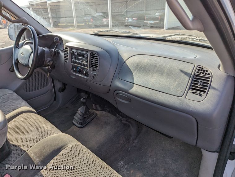 image for item MY9835 2001 Ford F150  pickup truck