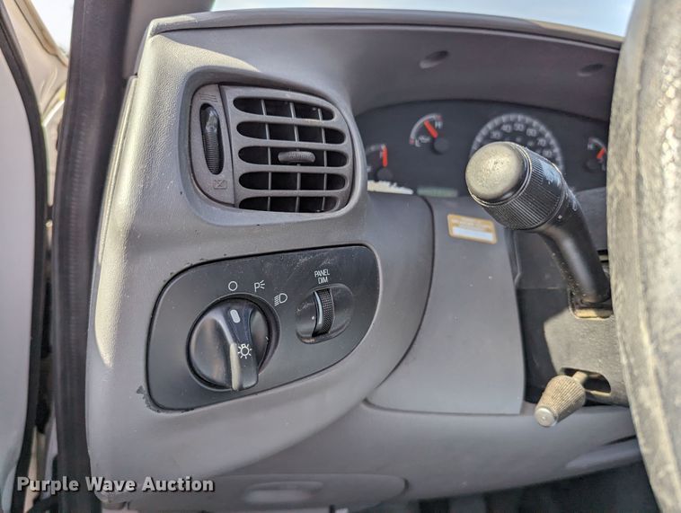 image for item MY9836 1999 Ford F150  pickup truck