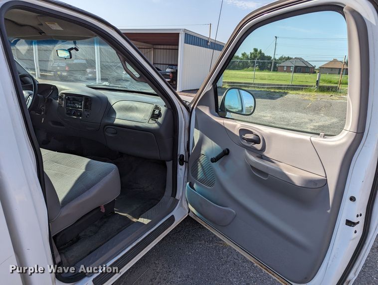 image for item MY9836 1999 Ford F150  pickup truck