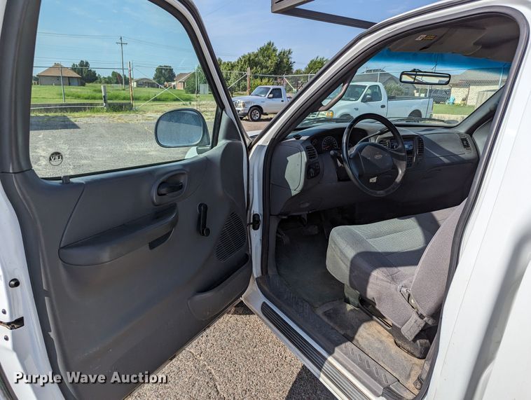 image for item MY9837 2001 Ford F150  pickup truck