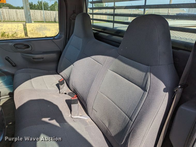 image for item MY9837 2001 Ford F150  pickup truck