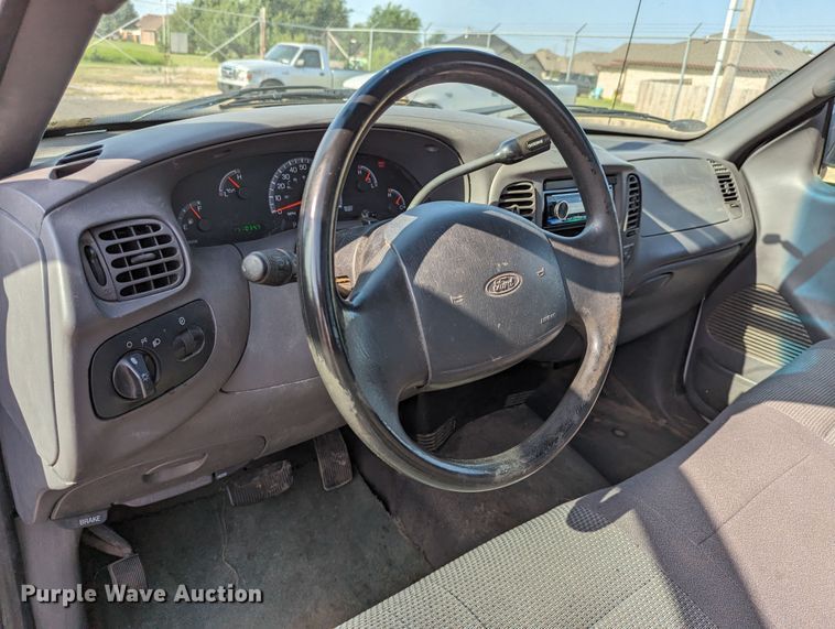 image for item MY9837 2001 Ford F150  pickup truck