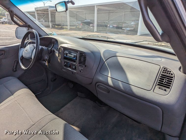 image for item MY9837 2001 Ford F150  pickup truck