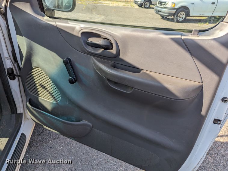 image for item MY9837 2001 Ford F150  pickup truck