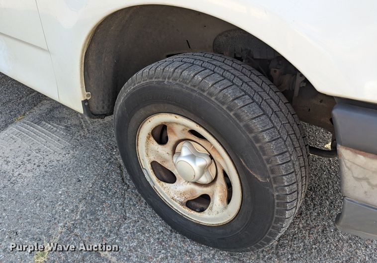 image for item MY9837 2001 Ford F150  pickup truck