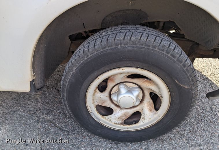 image for item MY9837 2001 Ford F150  pickup truck