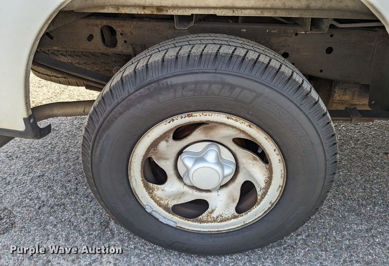 image for item MY9837 2001 Ford F150  pickup truck