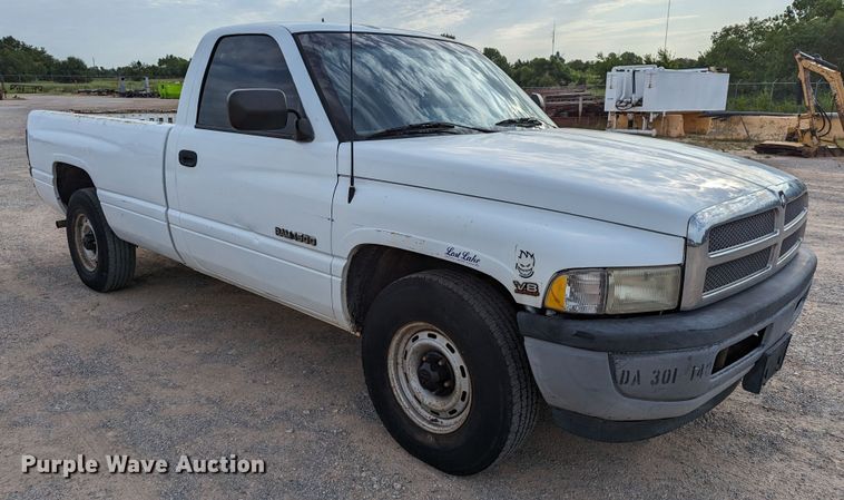image for item MY9839 1996 Dodge Ram 1500  pickup truck