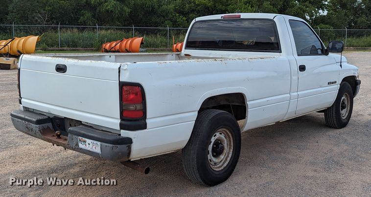 image for item MY9839 1996 Dodge Ram 1500  pickup truck