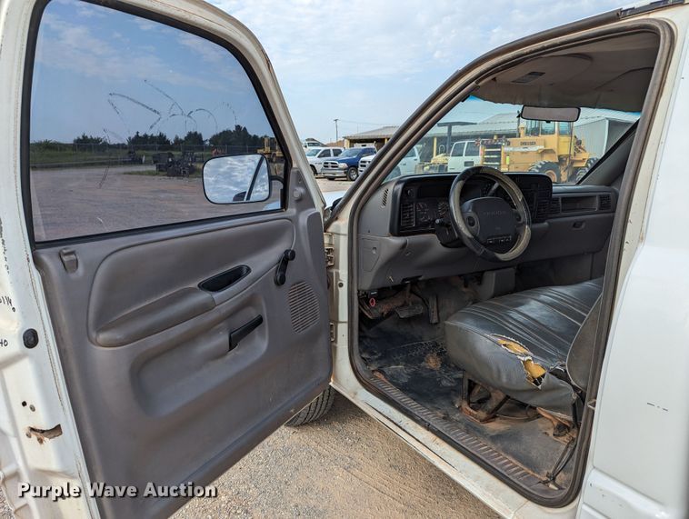 image for item MY9839 1996 Dodge Ram 1500  pickup truck