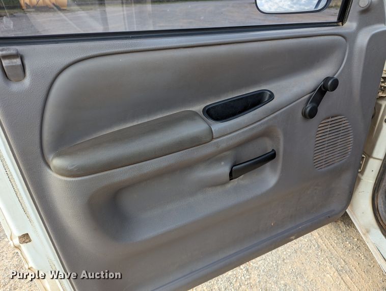 image for item MY9839 1996 Dodge Ram 1500  pickup truck