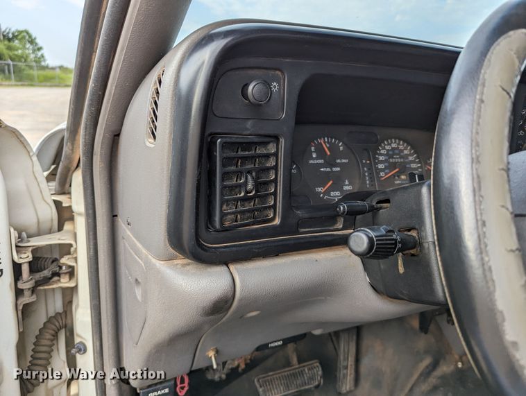image for item MY9839 1996 Dodge Ram 1500  pickup truck