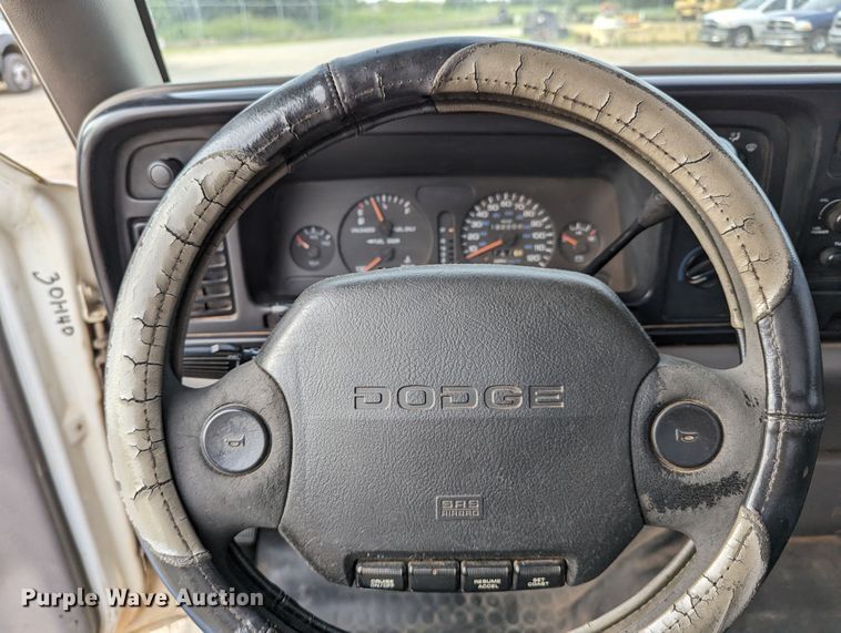 image for item MY9839 1996 Dodge Ram 1500  pickup truck
