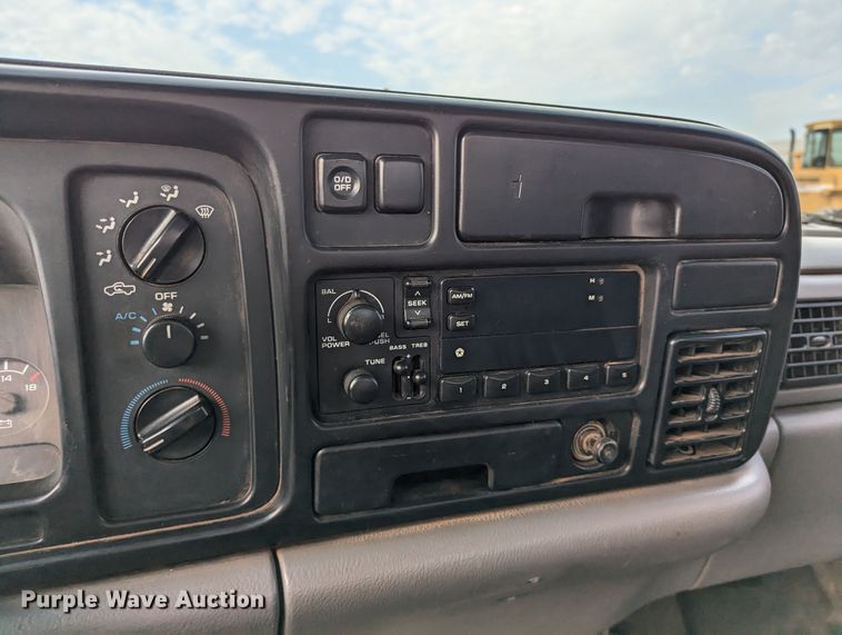 image for item MY9839 1996 Dodge Ram 1500  pickup truck