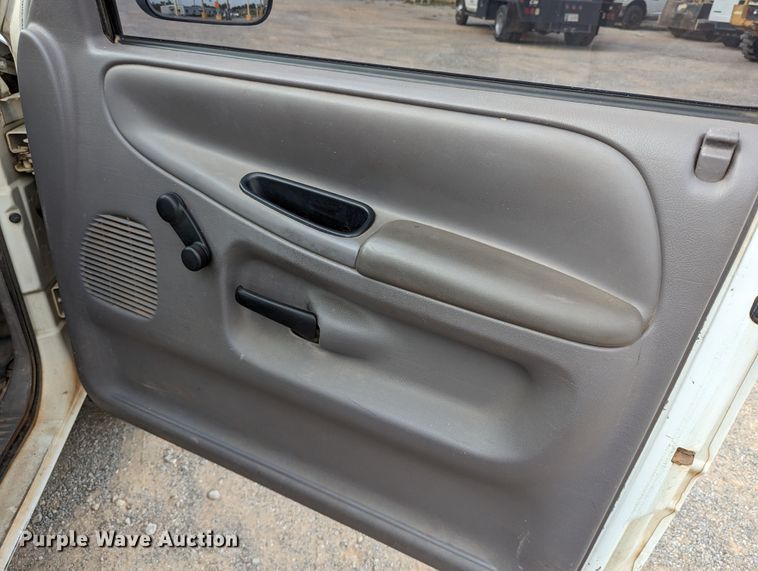 image for item MY9839 1996 Dodge Ram 1500  pickup truck