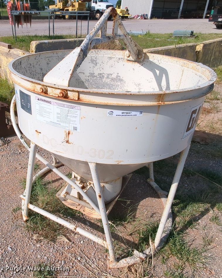 image for item MY9847 2016 Gar-Bro 420-R  concrete bucket