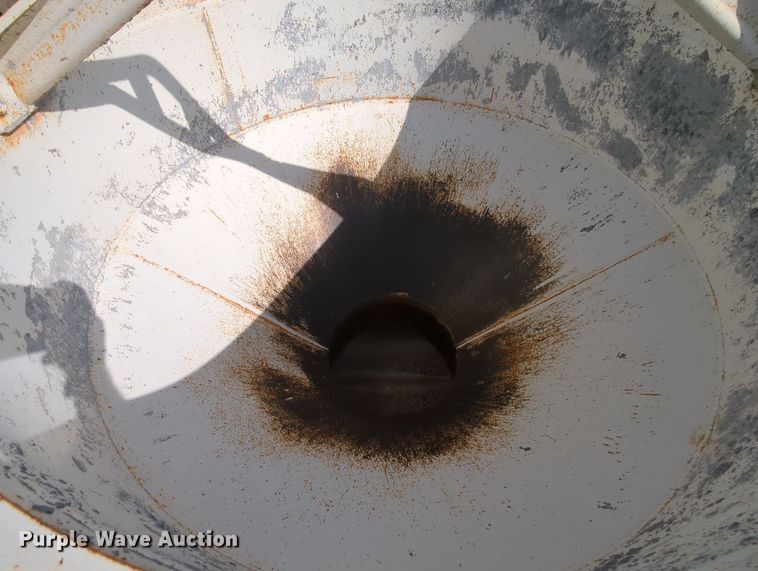 image for item MY9847 2016 Gar-Bro 420-R  concrete bucket