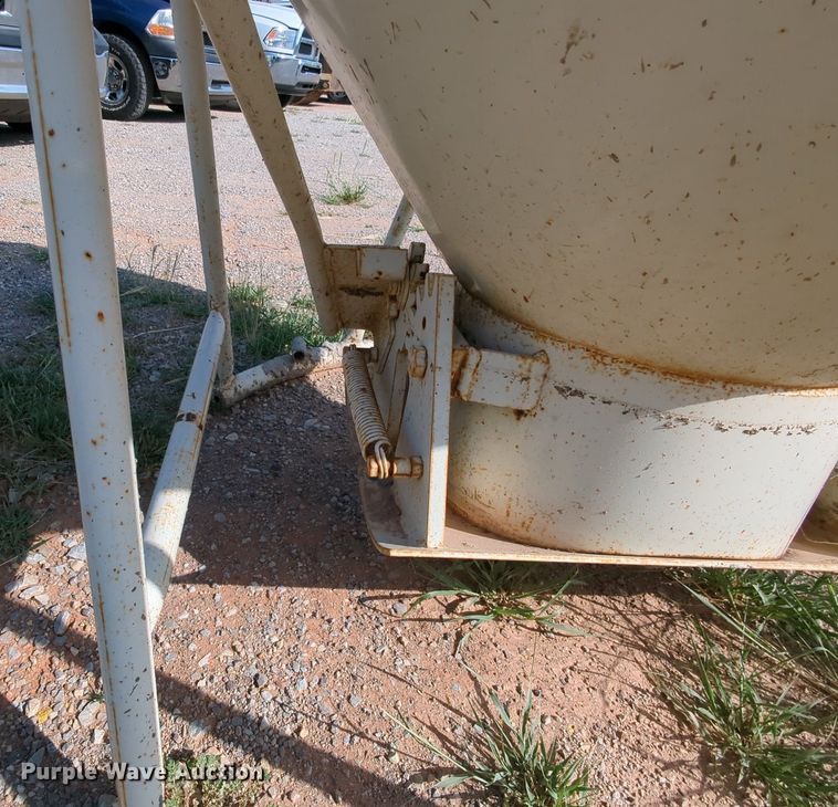 image for item MY9847 2016 Gar-Bro 420-R  concrete bucket