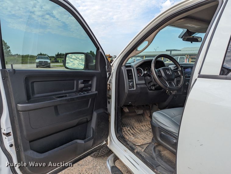 image for item MY9849 2014 Dodge Ram 1500  Crew Cab pickup truck