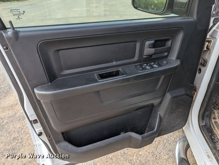 image for item MY9849 2014 Dodge Ram 1500  Crew Cab pickup truck