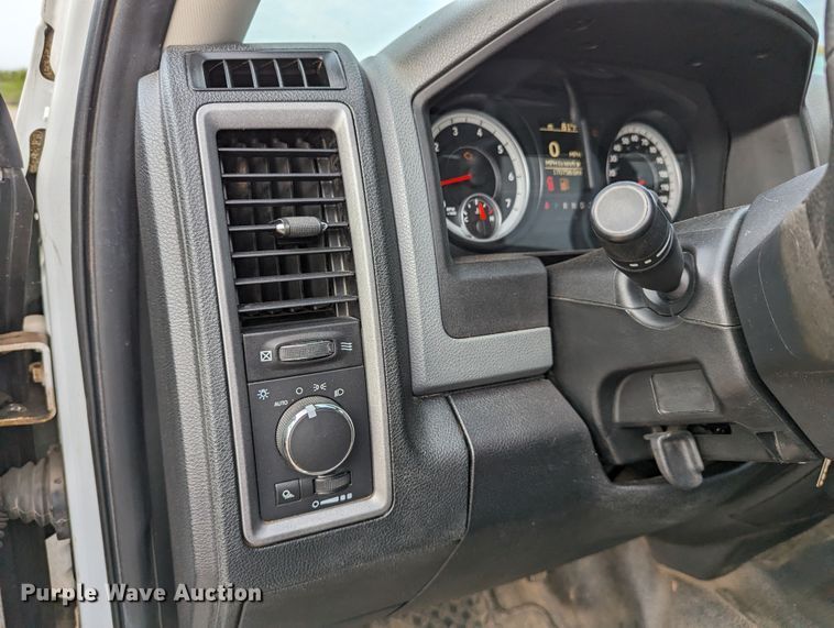 image for item MY9849 2014 Dodge Ram 1500  Crew Cab pickup truck