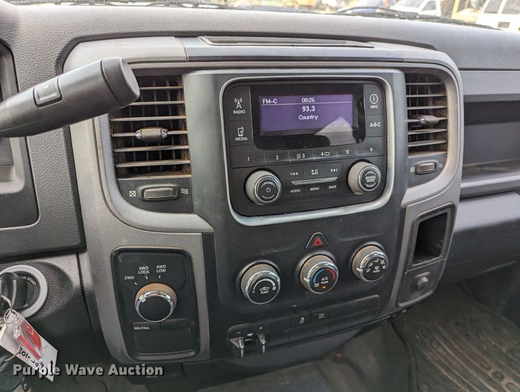 image for item MY9849 2014 Dodge Ram 1500  Crew Cab pickup truck