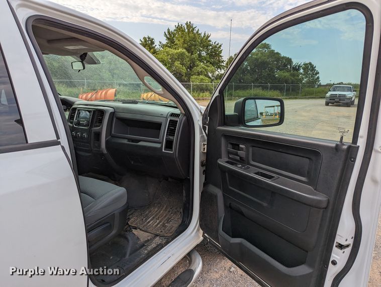 image for item MY9849 2014 Dodge Ram 1500  Crew Cab pickup truck