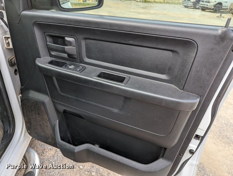 image for item MY9849 2014 Dodge Ram 1500  Crew Cab pickup truck