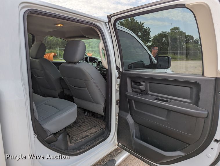 image for item MY9849 2014 Dodge Ram 1500  Crew Cab pickup truck