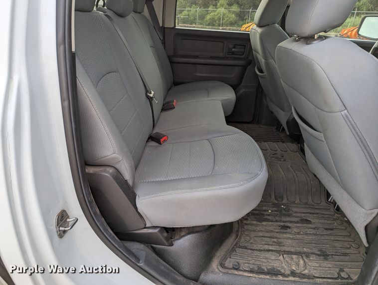 image for item MY9849 2014 Dodge Ram 1500  Crew Cab pickup truck