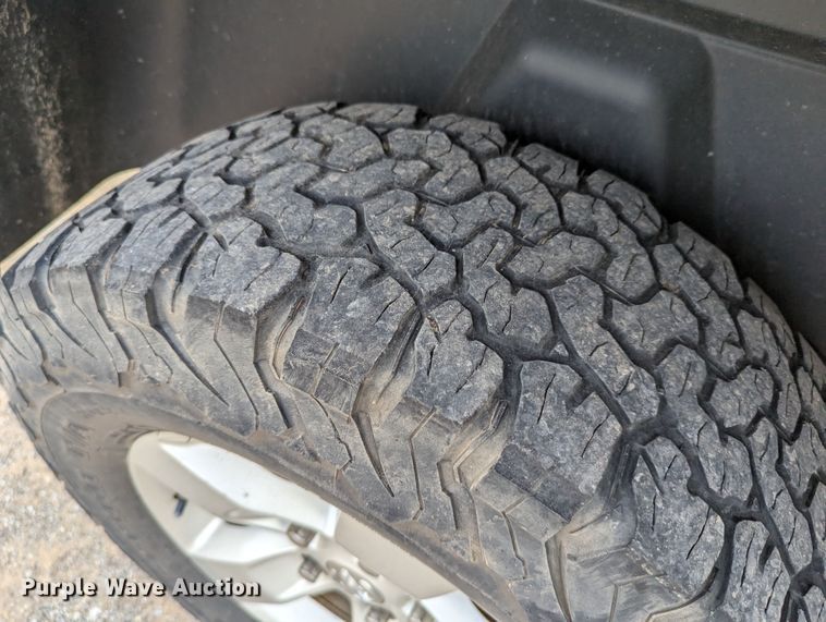 image for item MY9849 2014 Dodge Ram 1500  Crew Cab pickup truck