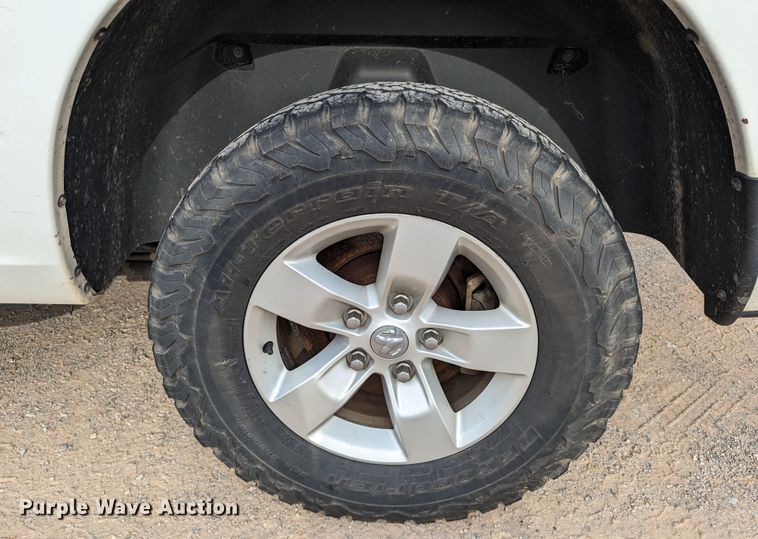 image for item MY9849 2014 Dodge Ram 1500  Crew Cab pickup truck