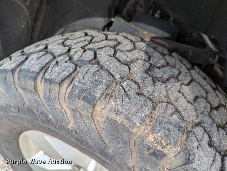 image for item MY9849 2014 Dodge Ram 1500  Crew Cab pickup truck