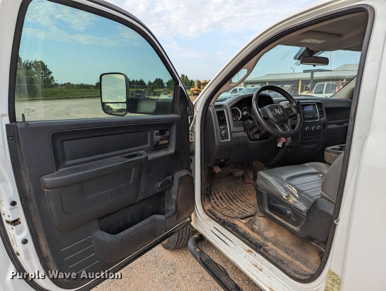 image for item MY9851 2013 Dodge Ram 3500  pickup truck cab and chassis