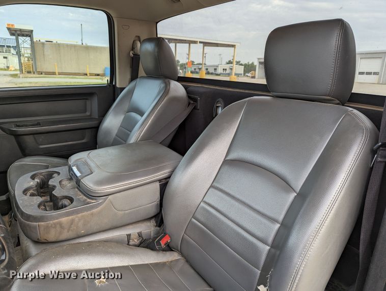 image for item MY9851 2013 Dodge Ram 3500  pickup truck cab and chassis