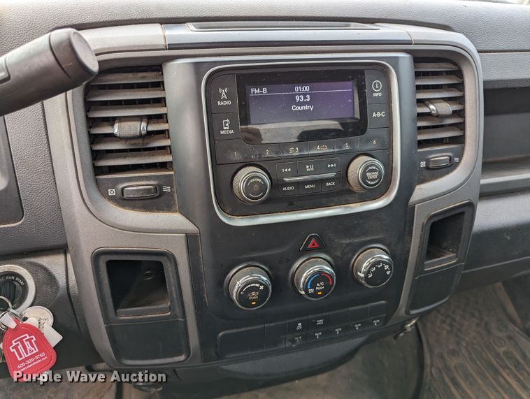 image for item MY9851 2013 Dodge Ram 3500  pickup truck cab and chassis