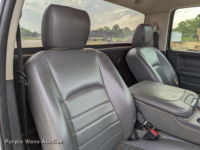 image for item MY9851 2013 Dodge Ram 3500  pickup truck cab and chassis