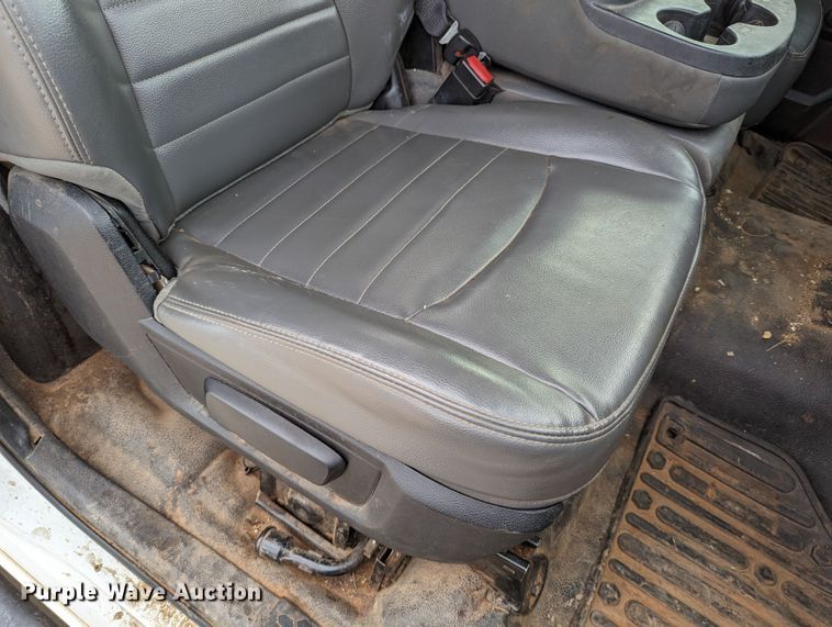 image for item MY9851 2013 Dodge Ram 3500  pickup truck cab and chassis