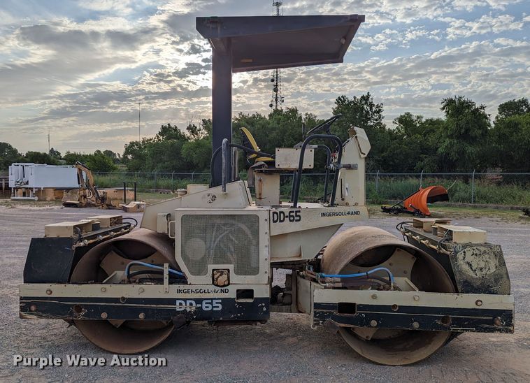 image for item MY9852 Ingersoll Rand DD-65  double drum vibratory roller