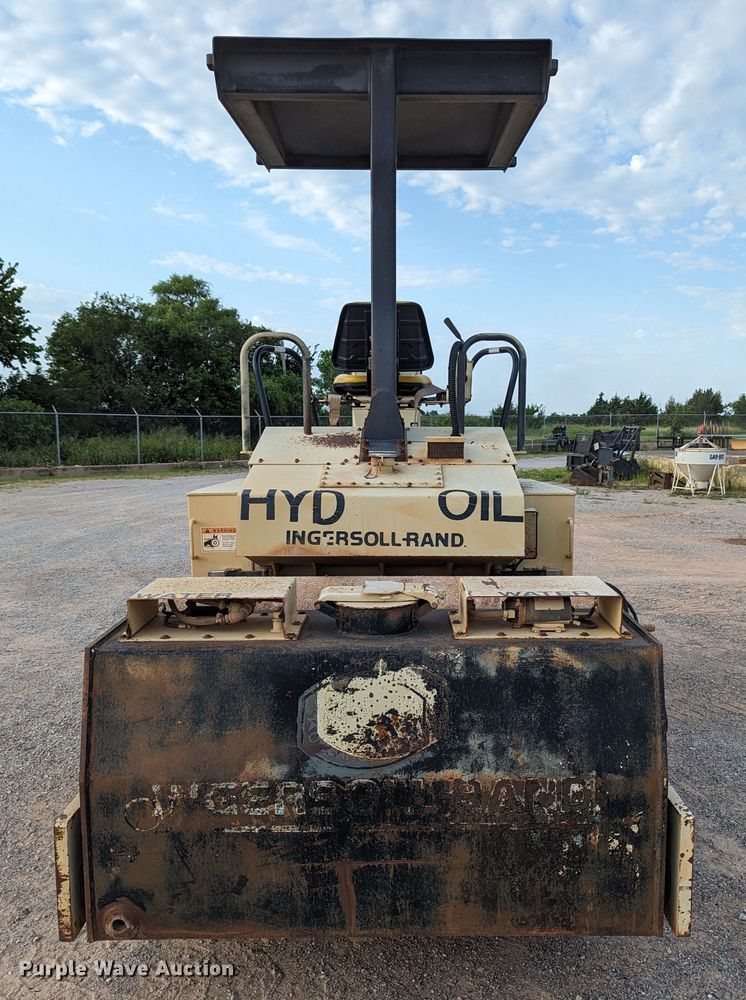 image for item MY9852 Ingersoll Rand DD-65  double drum vibratory roller